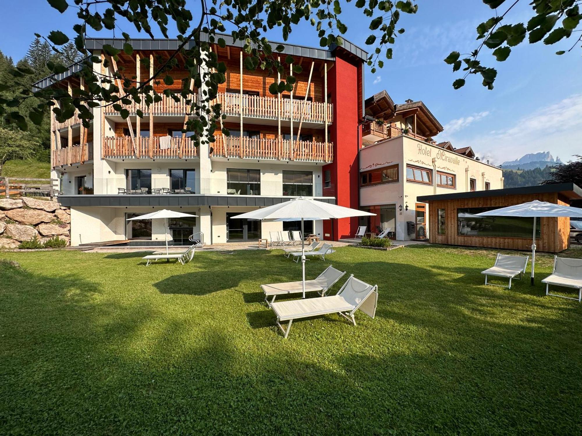 Hotel Miravalle سوراغا المظهر الخارجي الصورة