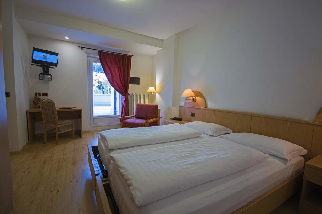 Hotel Miravalle سوراغا المظهر الخارجي الصورة